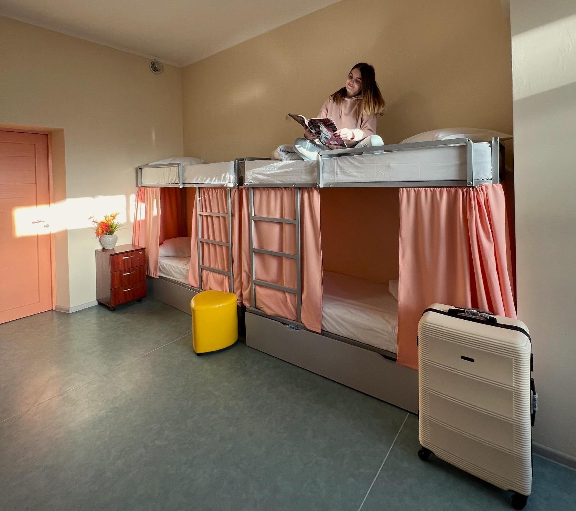 Demeevsky Hostel Kiev Ngoại thất bức ảnh