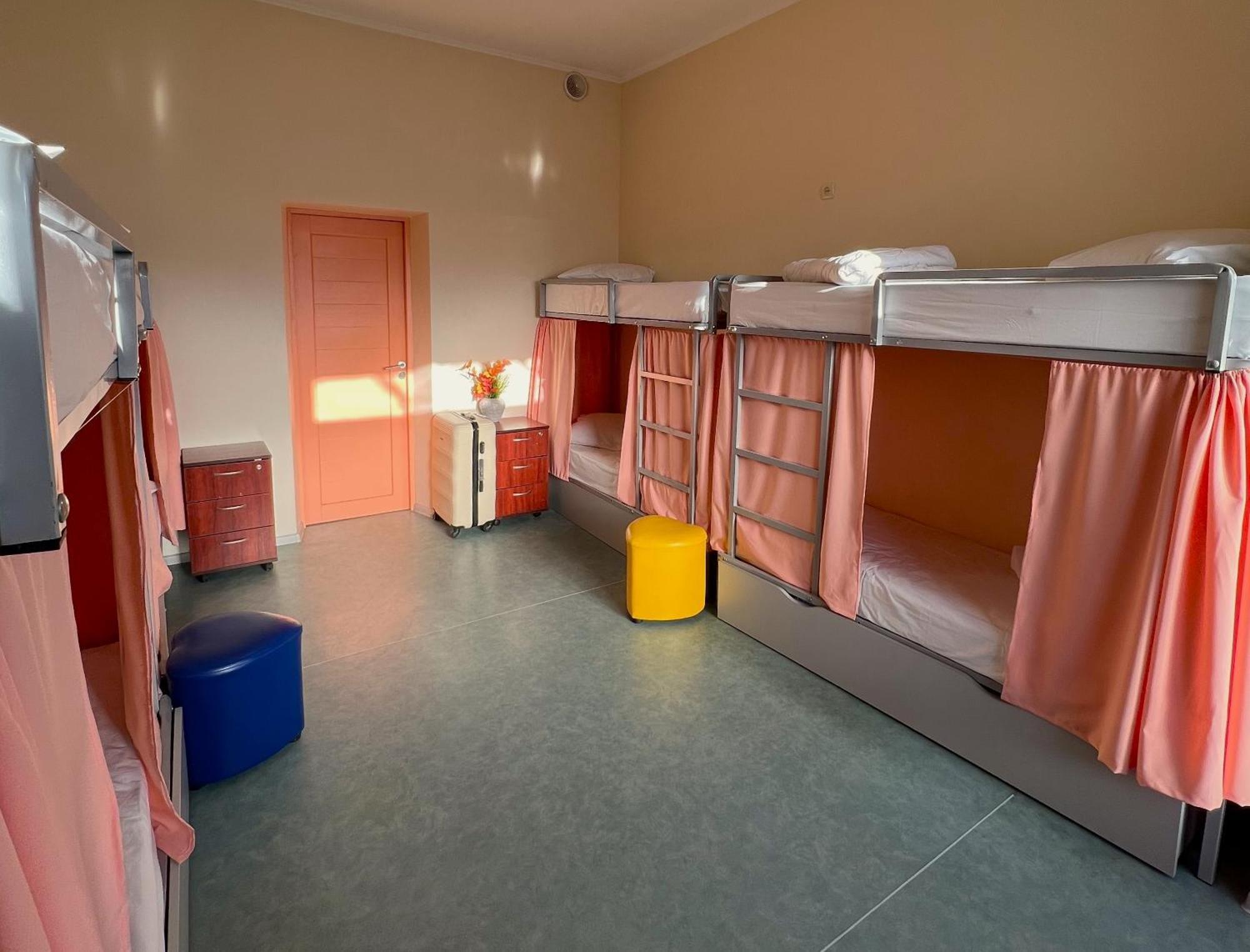 Demeevsky Hostel Kiev Ngoại thất bức ảnh